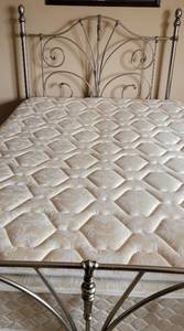 Romantic Brushed Scrolling Metal Full Bed Frame