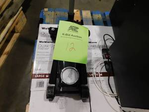 lot 12 image: Husky 3-Ton Floor Garage Car Jack