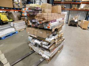 lot 158 image: WHOLESALE PALLET LOT OF FLOORING ITEMS