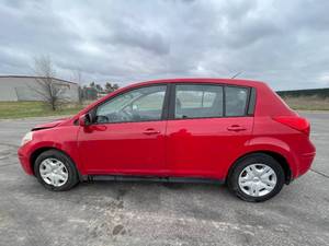 2010 Nissan Versa 1.8 S - 2 OWNERS