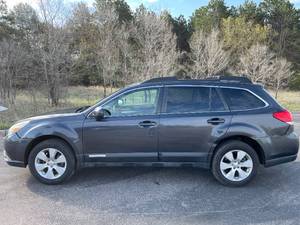2011 Subaru Outback 2.5I Premium - AWD - 2 OWNERS