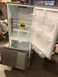 Vissani 18.7 cu. ft. Bottom Freezer Refrigerator in Stainless Steel  Customer Returns See Pictures