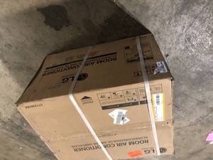 LG 11,800 BTU 230-Volt Through-the-Wall Air Conditioner LT1236CER Cools 550 Sq. Ft. with and remote in White  Customer Returns See Pictures