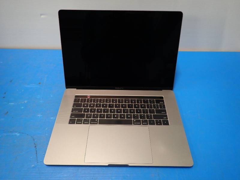 lot 80 image: Apple&nbspMacBookPro14,3 A1707 MPTR2LLA &nbspINTEL(R) CORE(TM) I7-7700HQ CPU  2.80GHZ  16GB LPDDR3 SDRAM  251GB SSD  15 screen with 3360 x 2100 Resolution  Includes IOS and power cable