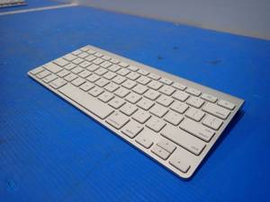 lot 93 image: Apple Wireless Keyboard A1314 Keyboard 