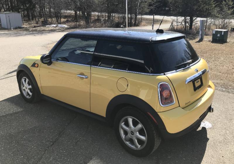 lot 2 image: 2009 Mini Cooper