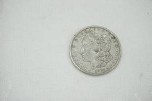 lot 3 image: 1921 Morgan Liberty Dollar