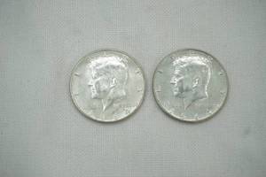 lot 9 image: 2 - 1964 Kennedy Half Dollars