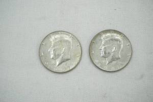 lot 14 image: 2 - 1967 Kennedy Half Dollars