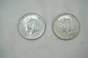 lot 19 image: 2 - 1966 Kennedy Half Dollars