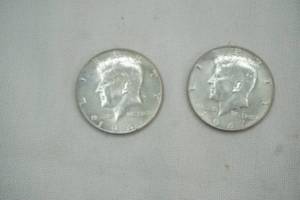 lot 20 image: 2 - 1967 Kennedy Half Dollars