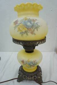 lot 32 image: Vintage Electric Lamp 16 Tall