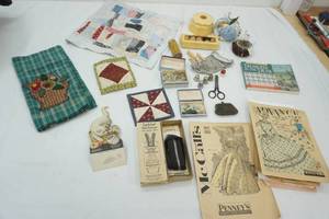 lot 43 image: Vintage Sewing supplies, Buttons, Pin, thread and more