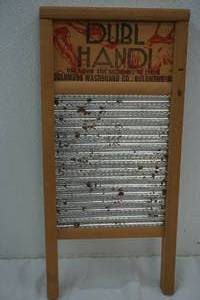 lot 73 image: Decor Washboard