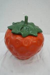lot 79 image: Strawberry Cookie Jar