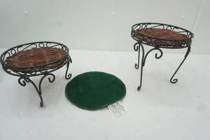 lot 87 image: Two Small Plant Holders