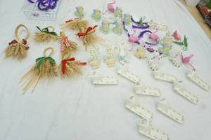 lot 104 image: Name Placements, variety of napkin rings