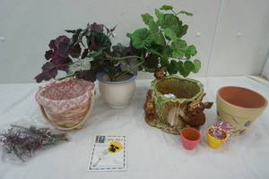 lot 121 image: Planter Pots