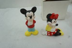 lot 135 image: Mickey &  Minnie Salt & Pepper Shakers