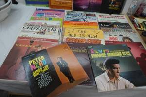 lot 179 image: Lot of Records Size 33s , Pop Country Hits, Country Hits, Gale Garnett, Happy Birthday Whinnie The Pooh, amd more