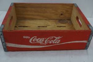 lot 194 image: Coca Cola Crate