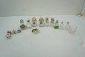 lot 209 image: Salt & Pepper Shakers, tooth pick holders