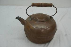 lot 217 image: Teapot