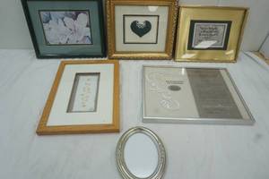 lot 158 image: Small Home Decor Pictures, Flowers, Heart, and more