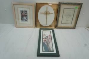 lot 160 image: Anniversary Cross, Picture Frame, Pictures of flowers