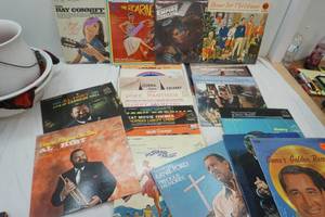 lot 177 image: Lot of Records Size 33s, Kizz, Perry Como, Henry Mancini, Home For Christmas, Boris Midney and more