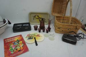 lot 188 image: Vintage Trays with Ducks, Italian Purple Glass, wicker baskets, AMFM Radio, New FM Auto Scan portable radio