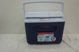 lot 192 image: New Rubbermaid 10qt Cooler