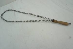lot 213 image: Vintage Rug Beater