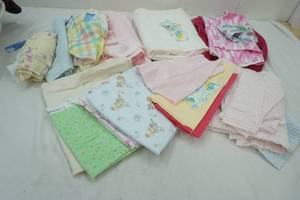 lot 227 image: Quilting material