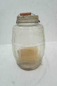 lot 246 image: Antique glass jar