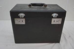 lot 252 image: Vintage Singer Sewing Motor with Case and accessories