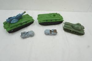 lot 235 image: Kids Plastic Army Tankers, Gray Jeeps