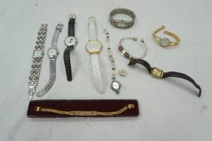 lot 264 image: Mickey Mouse, Relic and other vintage watches