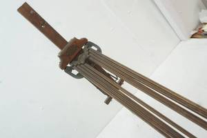 lot 282 image: Antigue Cloths Dryer