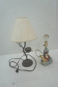 lot 284 image: Antique ceramic light and other metal desk lamp