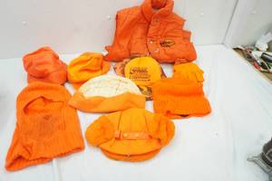 lot 291 image: Orange hunting clothing