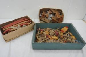 lot 309 image: Wood connecting toys