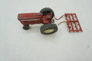 lot 316 image: Antique tractor and drag section, cast iron