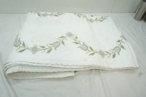 lot 342 image: Quilt