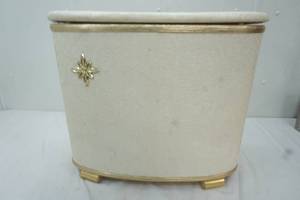 lot 343 image: Vintage Hamper