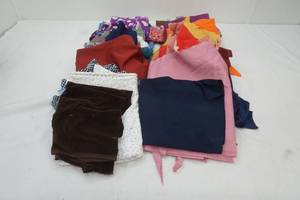 lot 344 image: Quilting materail