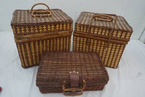 lot 345 image: Straw Baskets