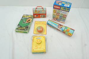 lot 355 image: Vintage Toys