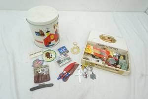 lot 356 image: Collectible in cigar box