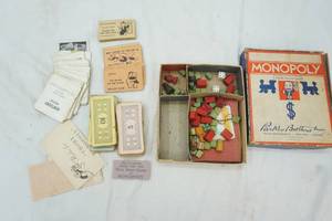 lot 361 image: Vintage Monopoly game